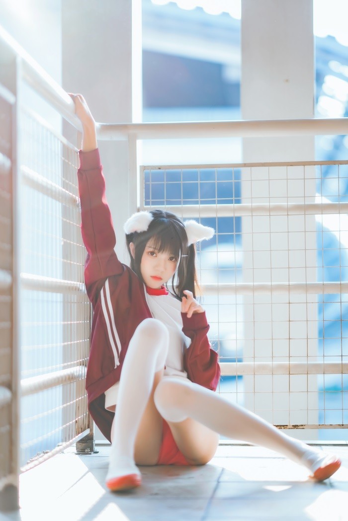 人气动漫Coser@桜桃喵 – 白丝加红色体操服 [44P/538MB]插图1