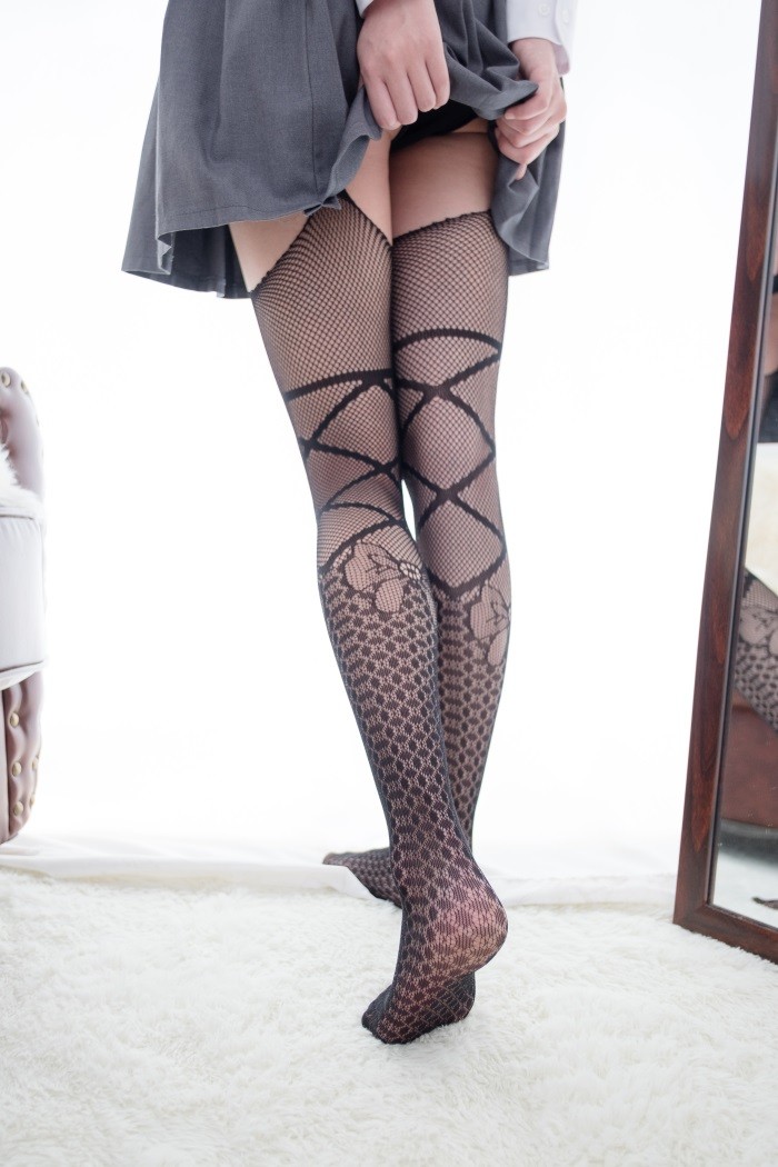 森萝财团精品@R15系列-019 [90P/512MB]插图