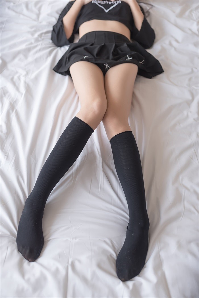 风之领域精品写真@No.148 黑色吊带短裙 [40P/203MB]插图