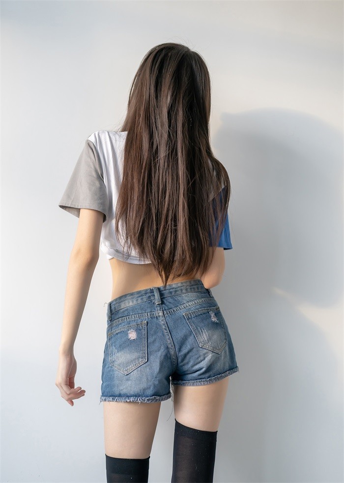 风之领域精品写真@No.121 牛仔短裤与黑丝袜 [47P/135MB]插图