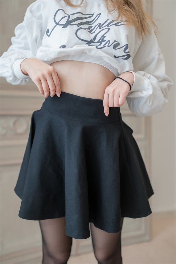 风之领域精品写真@No.147 黑丝美腿露肩小衫 [50P/133MB]插图1