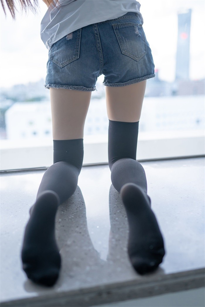 风之领域精品写真@No.121 牛仔短裤与黑丝袜 [47P/135MB]插图1