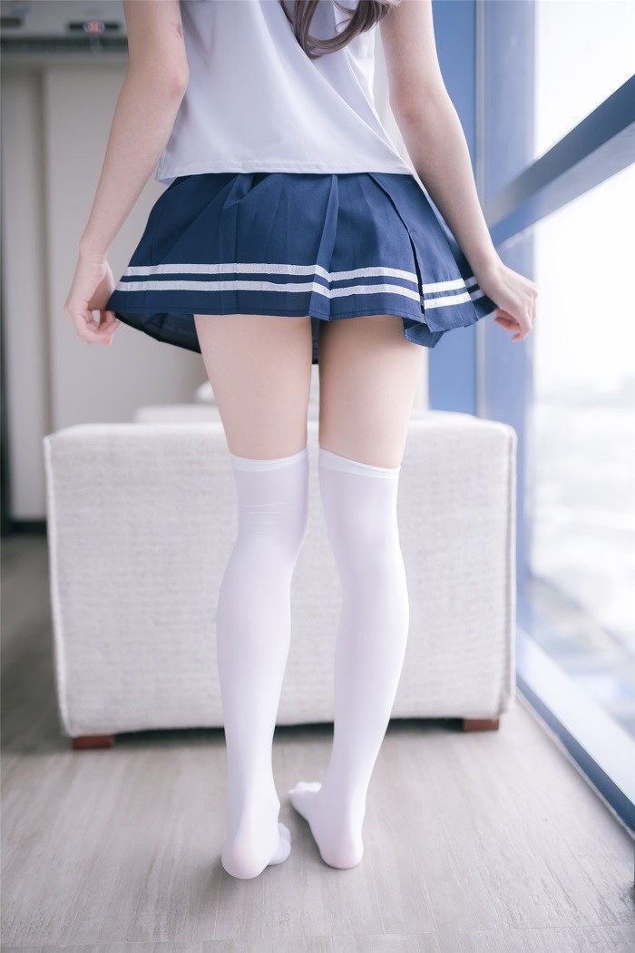 风之领域精品写真@No.197 美眉的白丝蓝裙校服 [41P/282MB]插图