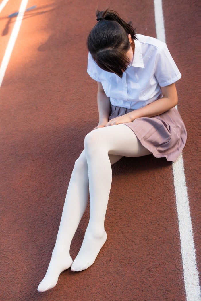 森萝财团精品@R15系列-030 [67P/416MB]插图2