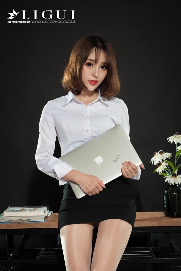 [Ligui丽柜] 2018.09.03 肉丝短裙女教师 Model 孙千琪 [51+1P/21MB]插图1