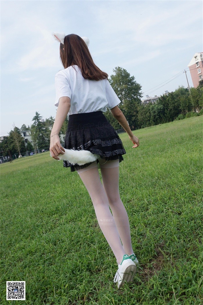 妖精视觉 NO.098 粥粥 狐狸师妹的兽耳白丝 [73P/69.6MB]插图1