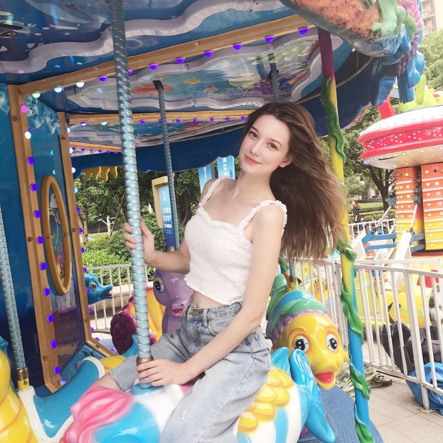 真仙女下凡!四国混血镁钕《Anastasia Cebulska》梦幻颜值惊呆网友!插图10 真仙女下凡!四国混血镁钕《Anastasia Cebulska》梦幻颜值惊呆网友!插图10