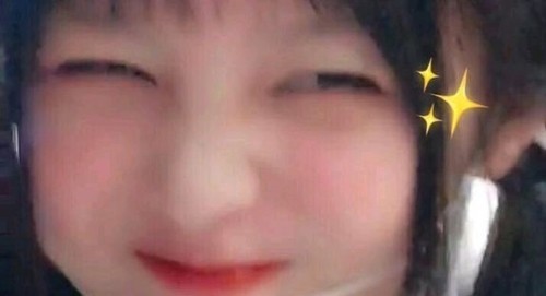 抖音网荭草莓果酱ox表情包，好想让人捏捏她的小脸蛋！插图10