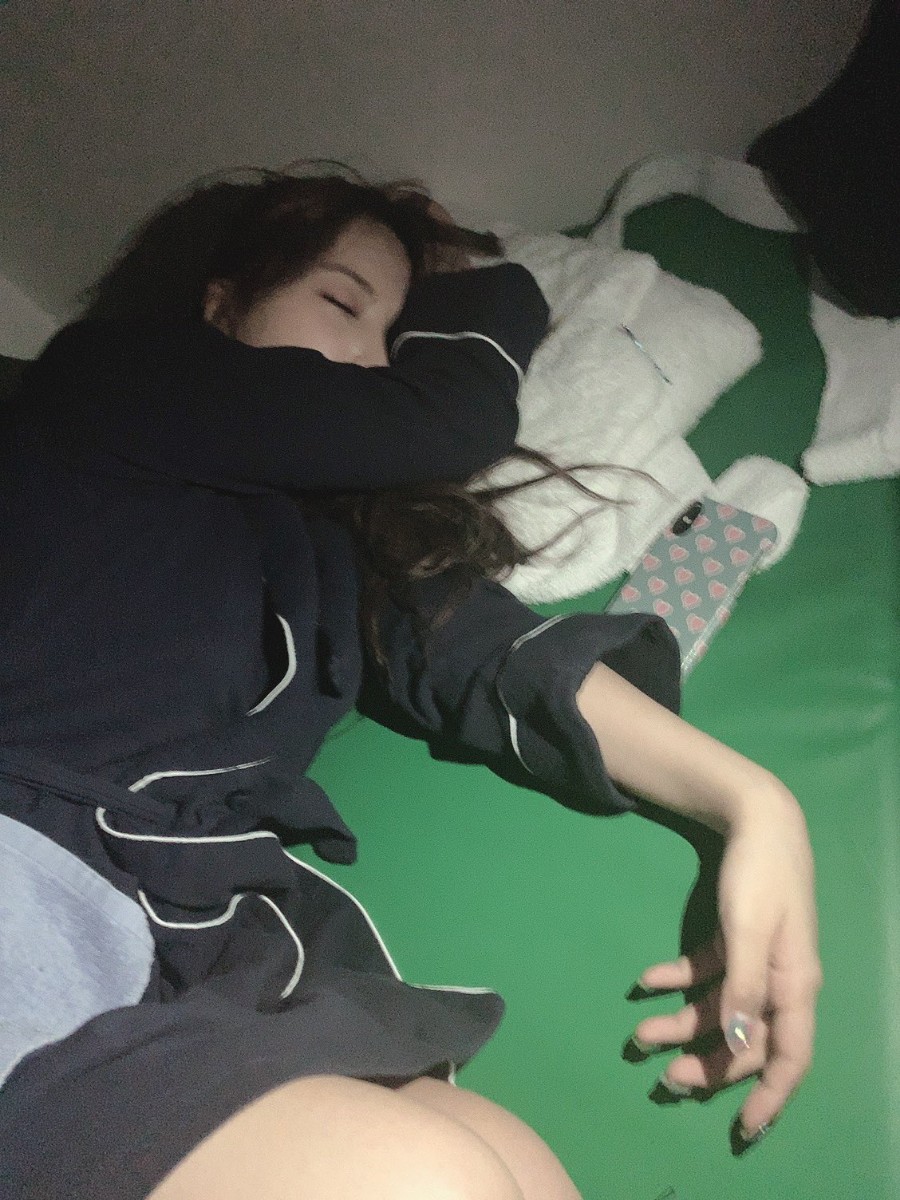 经纪人超坏偷拍《熟睡的三上悠亚》到底偷看了多久才拍出这些照片插图3 经纪人超坏偷拍《熟睡的三上悠亚》到底偷看了多久才拍出这些照片插图3