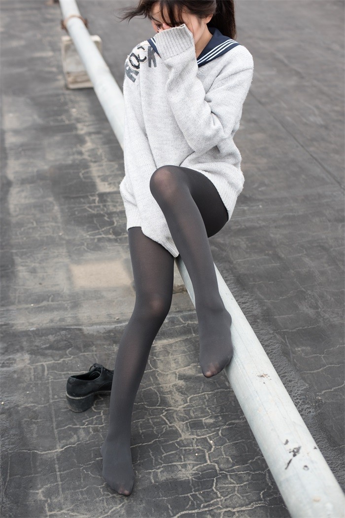 森萝财团精品写真@BETA-007 天台黑丝 [47P/285MB]插图2