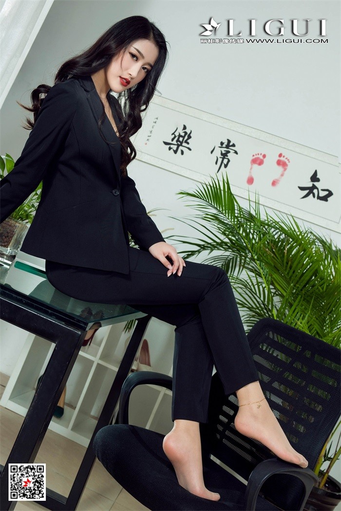 [Ligui丽柜] 2019.04.29 职场白领 Model 拉拉 [45+1P/44.1MB]插图1