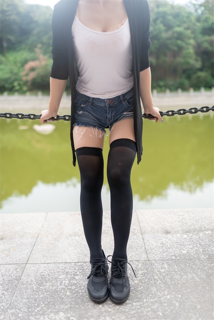 风之领域精品写真@No.043 湖边的黑丝美脚 [50P/217MB]插图