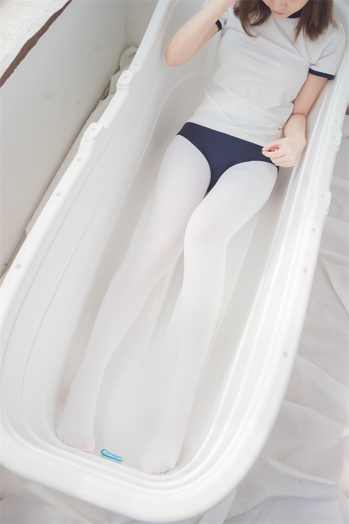 森萝财团精品写真@BETA-031-X-D3F 白丝浴缸 [48P/1V/410MB]插图