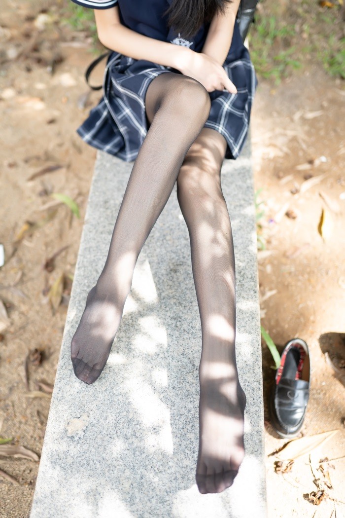 风之领域精品写真@No.059 漫步公园的黑丝XUE妹 [50P/226MB]插图2