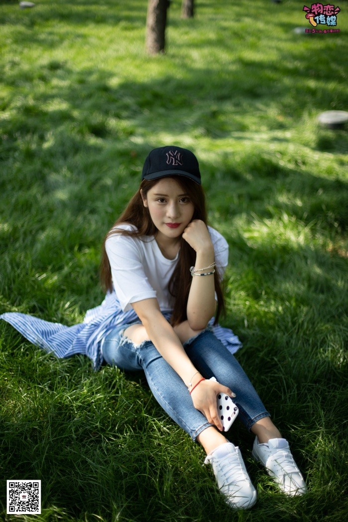 勿恋传媒 No.027 棒球帽白色板鞋藏棉袜,绿荫下清纯运动美少女,今日份的网荭小解解请收下 [192P/1V/2.48GB]插图