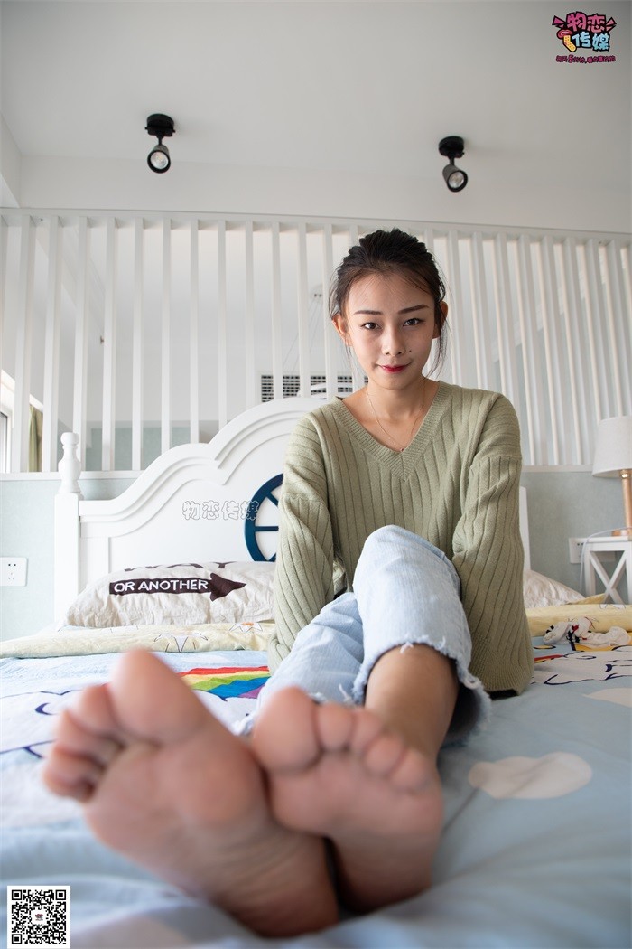 勿恋传媒 No.067 日常私拍白色板鞋配白色横纹棉袜 [189P/1V/1.14GB]插图