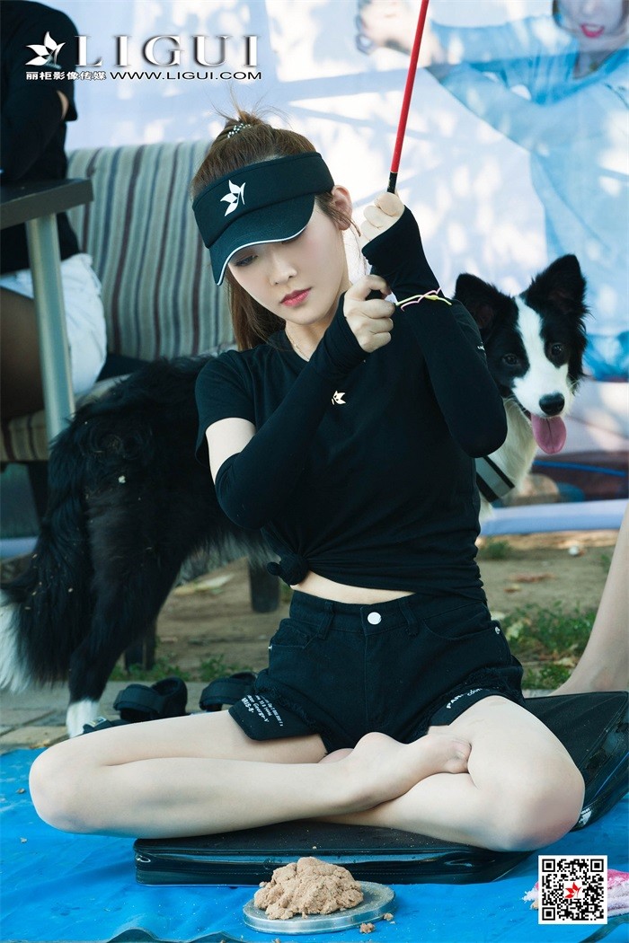 [Ligui丽柜] 2019.08.07 户外达人 Model 文静&然然 [69+1P/50MB]插图1