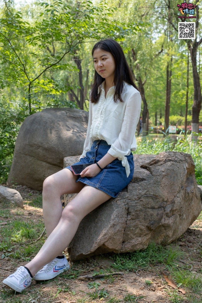 勿恋传媒 No.009 纯纯的邻家小妹哦，小白鞋下藏着什么样的棉袜呢 [187P/1.26GB]插图1