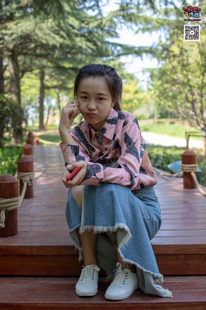 勿恋传媒 No.011 有纹身的邻家小妹,小白鞋搭配黑色船袜,清凉一夏 [187P/1.02GB]插图1