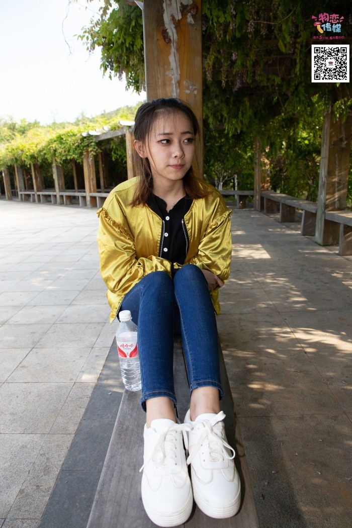 勿恋传媒 No.012 娇小型小罗莉哦,猜猜我多大呢,小白板鞋搭配粉色棉袜 [124P/861MB]插图