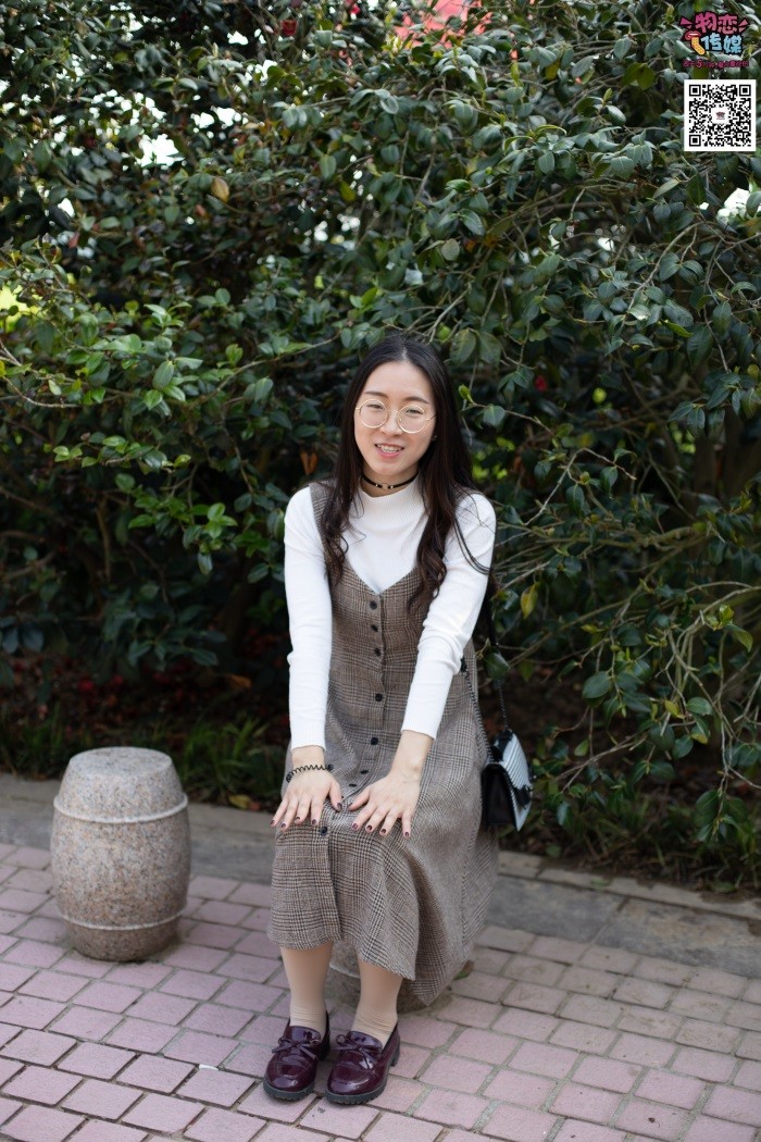 勿恋传媒 No.015 书香气质女生，肉丝搭配白棉袜 [192P/1V/1.46GB]插图2