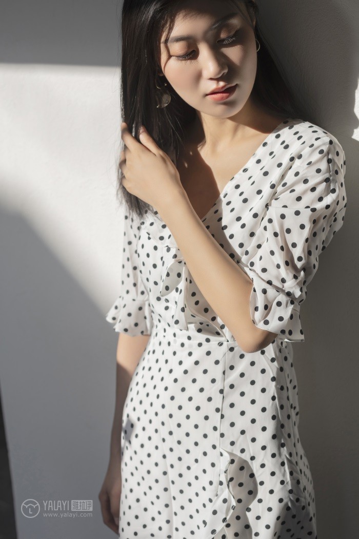 [YALAYI雅拉伊] 2019.05.01 No.264 波点女孩儿 乔妹儿 [44P/482MB]插图1