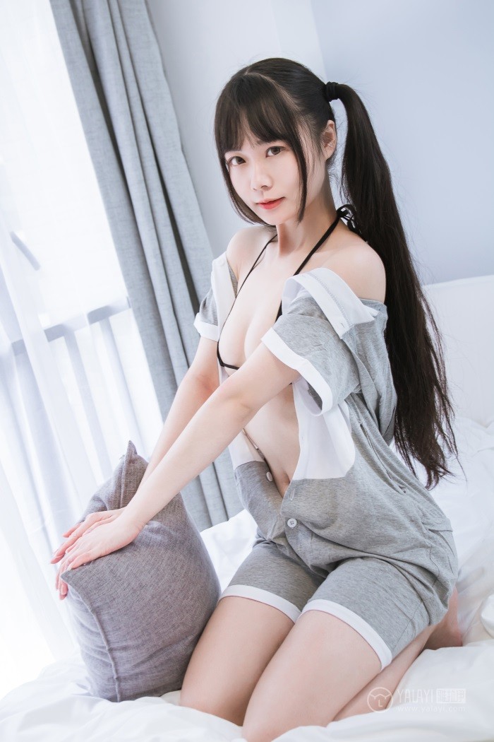 [YALAYI雅拉伊] 2019.03.02 No.201 灰色控龙猫睡衣 小琉 [42P/316MB]插图2