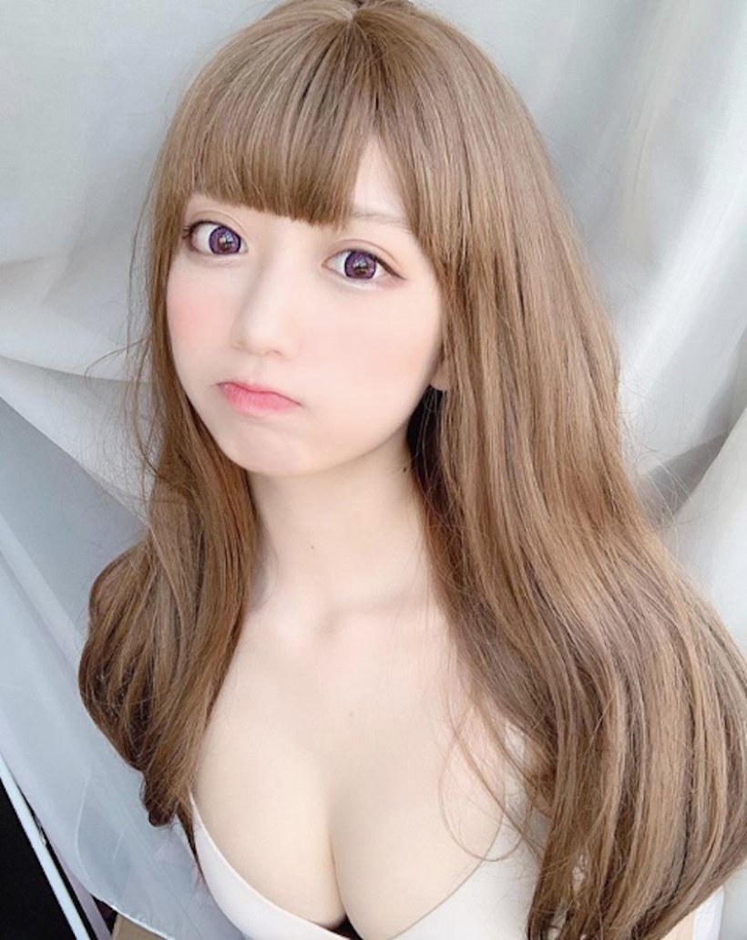 即将破百万关注!童颜美胸妹「Yami」甜度破表乳香四溢 还不快跟上这波~插图1 即将破百万关注!童颜美胸妹「Yami」甜度破表乳香四溢 还不快跟上这波~插图1