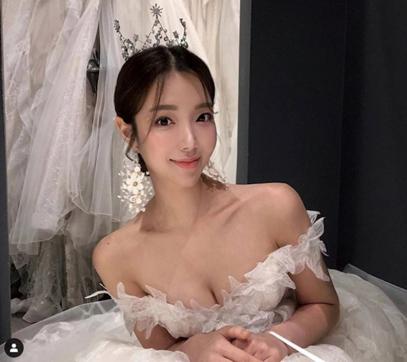 175CM高气质正妹「暗藏超凶身材」,穿彼基尼展现「火辣比例」!插图 175CM高气质正妹「暗藏超凶身材」,穿彼基尼展现「火辣比例」!插图