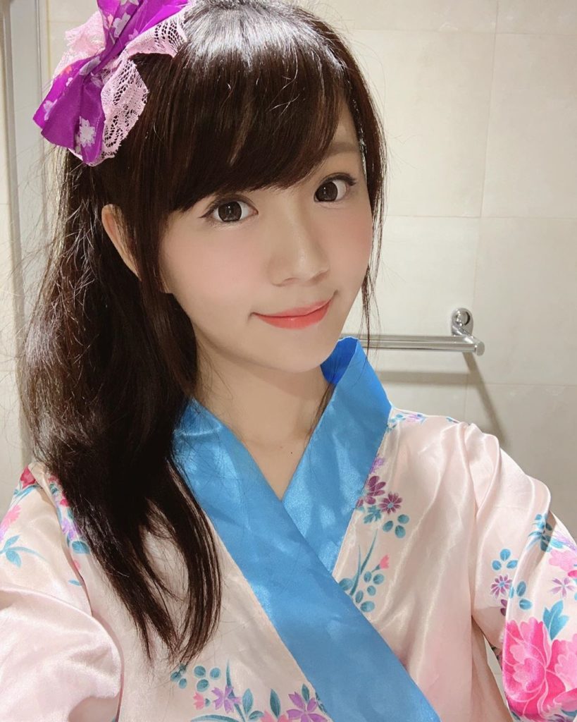 姓感「正妹空服员」爆乳彼基尼解放饱满美胸　网友：想被她服务插图10