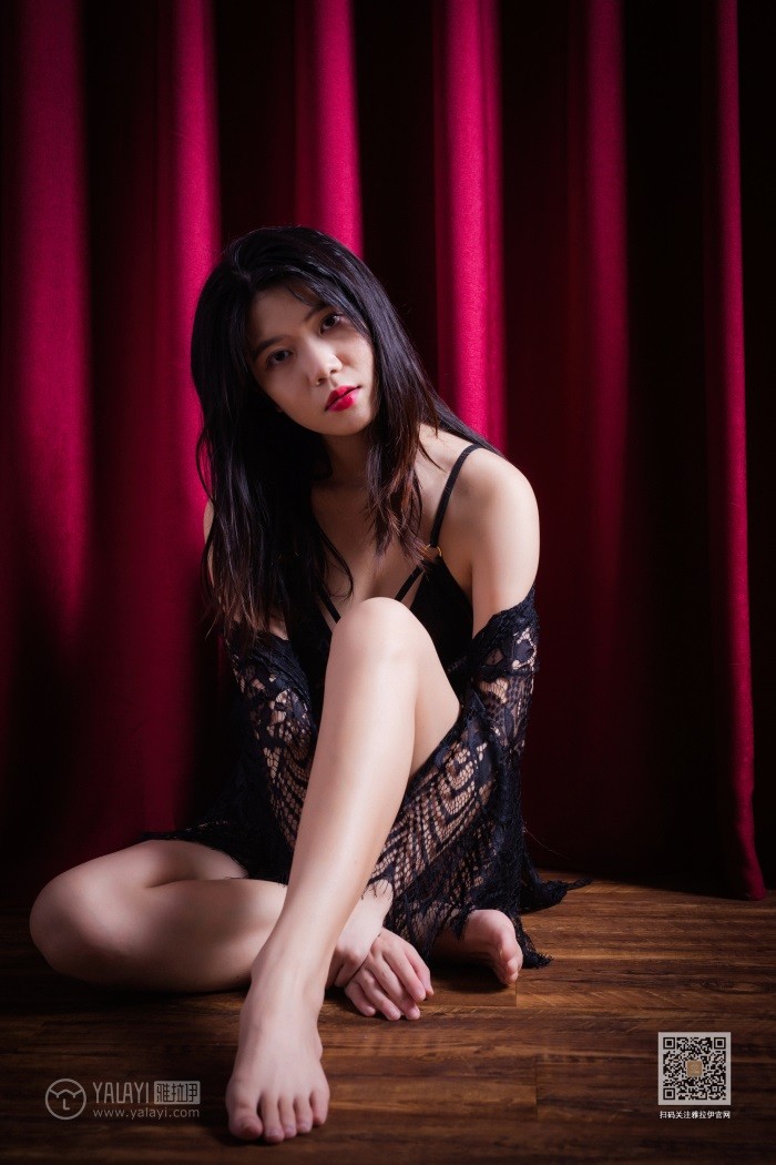 [YALAYI雅拉伊] 2019.10.06 No.422 黑色系 幕后女友 倪倪 [50P/1.06GB]插图2