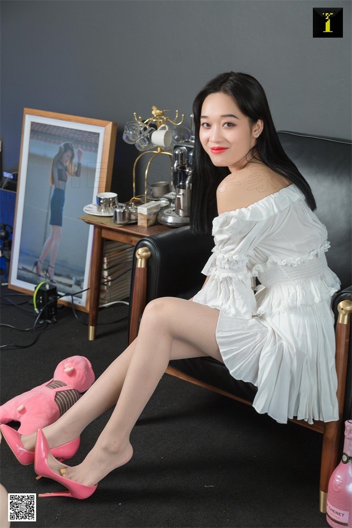 [IESS异思趣向] 2019.07.05 丝享家522：《可乐的少女系高跟》可乐 [87P/31MB]插图
