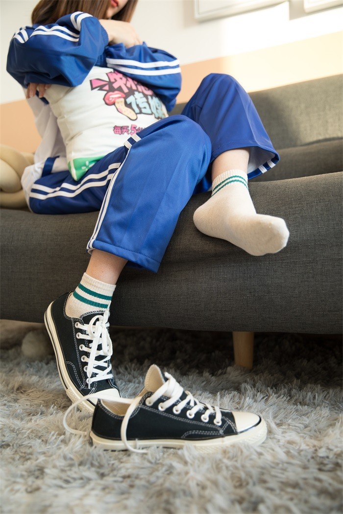 勿恋传媒 No.107 猫耳-清纯校服与帆布鞋之舞 [195P/1V/3.71GB]插图1