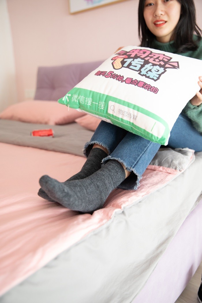 勿恋传媒 No.093 落落-喂，放学以后学校对面奶茶店等你 [180P/1V/2.36GB]插图