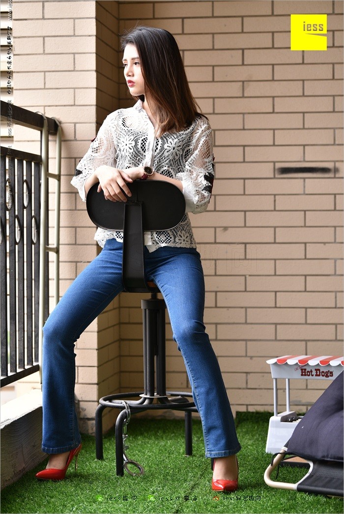 [IESS异思趣向] 2018.04.28 丝族便当224：《牛仔裤、新模特和红色高跟鞋》广炎 [73P/146MB]插图1