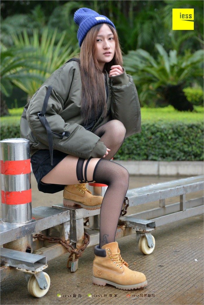 [IESS异思趣向] 2018.05.21 丝族便当233：《误入歧途的网眼袜》潇潇 [89P/150MB]插图