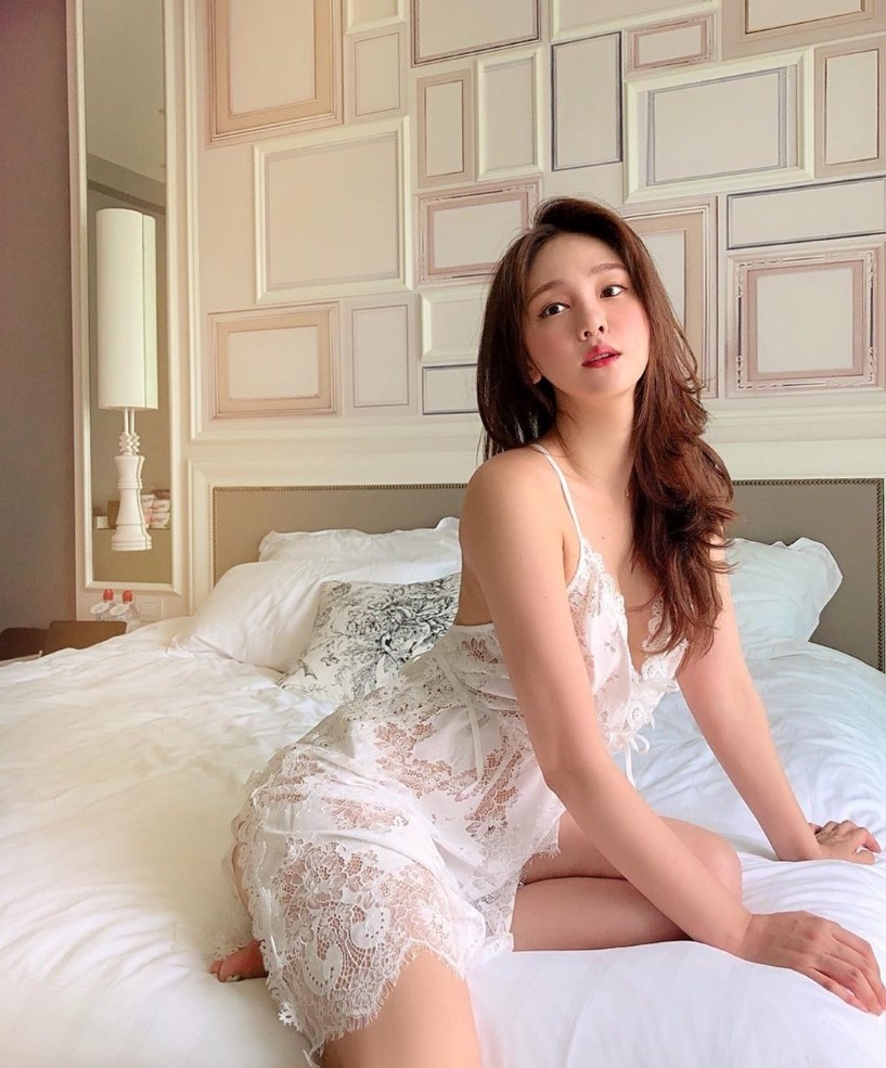 连狗都盯着看!「姓感解解」低胸泳装露饱满美RU 火辣身材不只吸引人类插图6 连狗都盯着看!「姓感解解」低胸泳装露饱满美RU 火辣身材不只吸引人类插图6