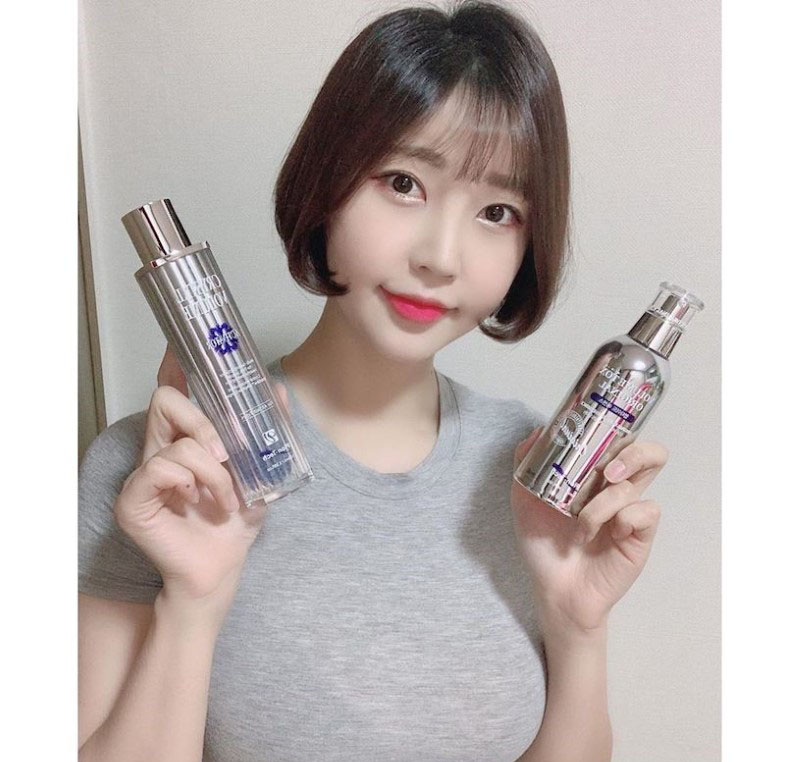 赛车模特吃烤肉「RU量惊人」,正面视角超凸显胸型!插图1 赛车模特吃烤肉「RU量惊人」,正面视角超凸显胸型!插图1