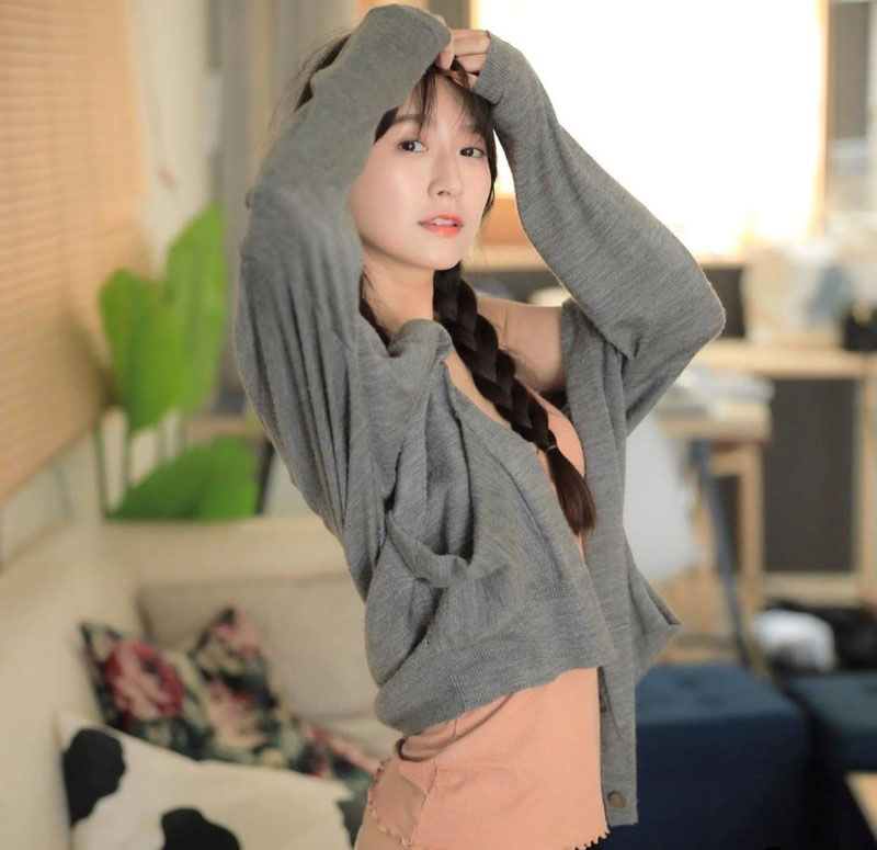 最神秘写真女星!开大巴士的「超猛美RU女司机」,网友见了都想报名上车!插图8 最神秘写真女星!开大巴士的「超猛美RU女司机」,网友见了都想报名上车!插图8