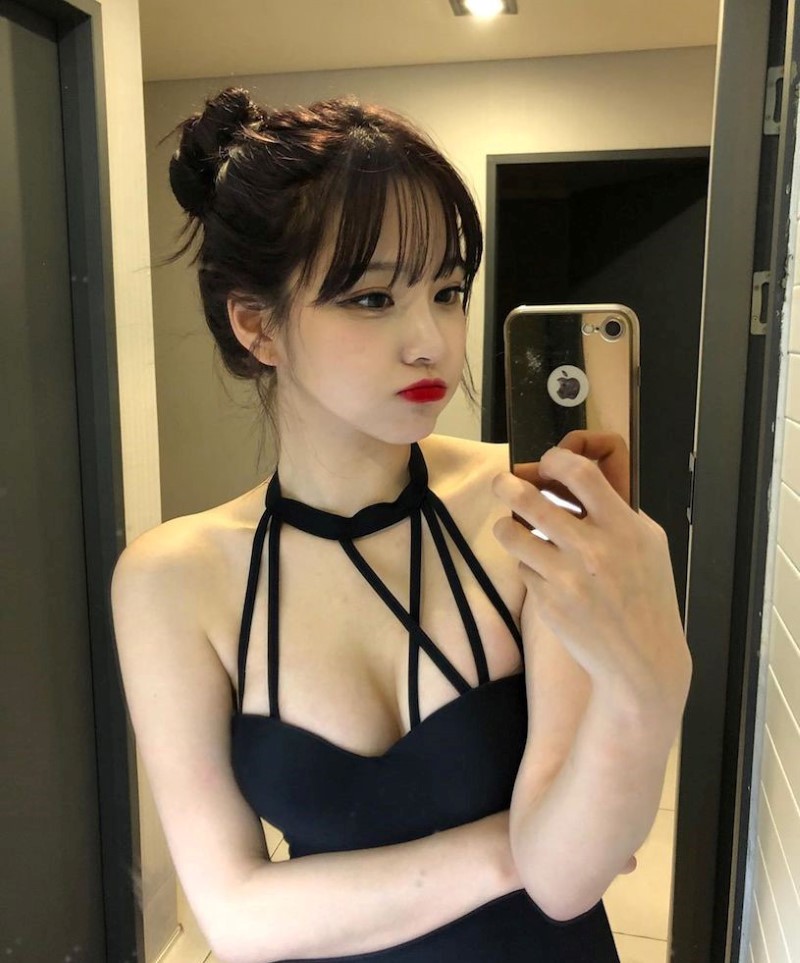 可爱童颜妹「邪恶酥胸」嘟嘴自拍「美RU呼之欲出」~插图7 可爱童颜妹「邪恶酥胸」嘟嘴自拍「美RU呼之欲出」~插图7