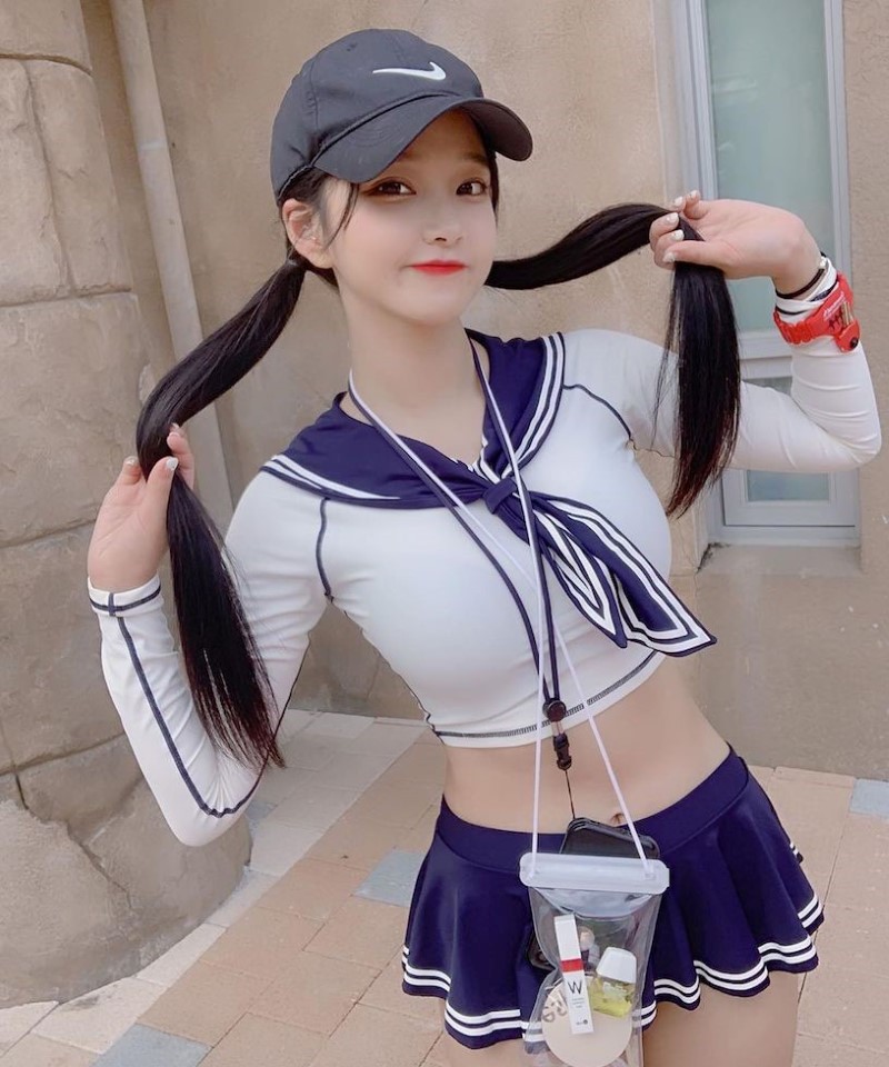 可爱童颜妹「邪恶酥胸」嘟嘴自拍「美RU呼之欲出」~插图8 可爱童颜妹「邪恶酥胸」嘟嘴自拍「美RU呼之欲出」~插图8