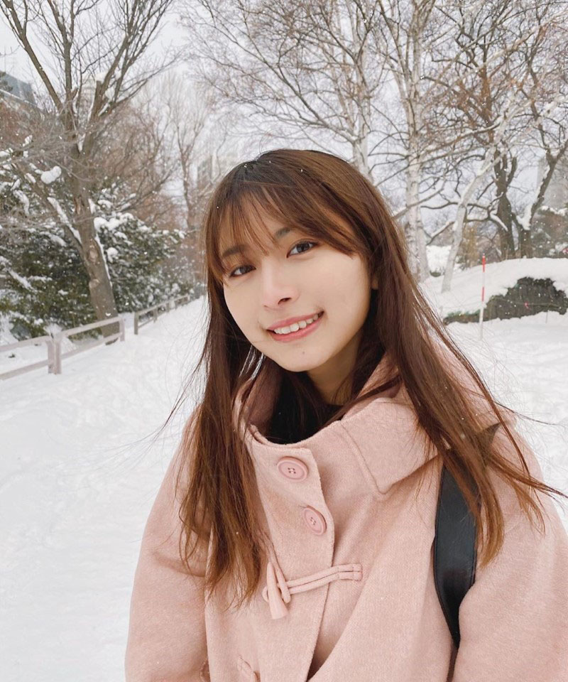 中国版新垣结衣「龙梦柔」爽朗甜笑神复制本尊 萌到连巨兽都被收服插图1 中国版新垣结衣「龙梦柔」爽朗甜笑神复制本尊 萌到连巨兽都被收服插图1