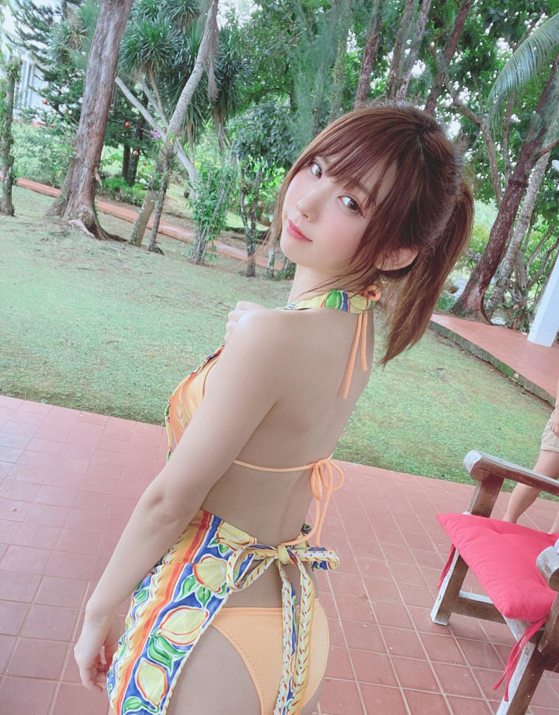 这谁顶得住!人气coser《えなこ关岛日历写真书》泳装内一大放送插图2 这谁顶得住!人气coser《えなこ关岛日历写真书》泳装内一大放送插图2