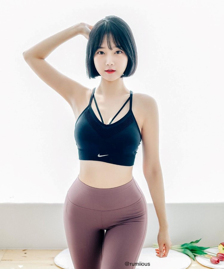 这个臀!童颜小犹物「Rumi」清新颜值无害,大展极致曲线让男人立马受不了!插图 这个臀!童颜小犹物「Rumi」清新颜值无害,大展极致曲线让男人立马受不了!插图