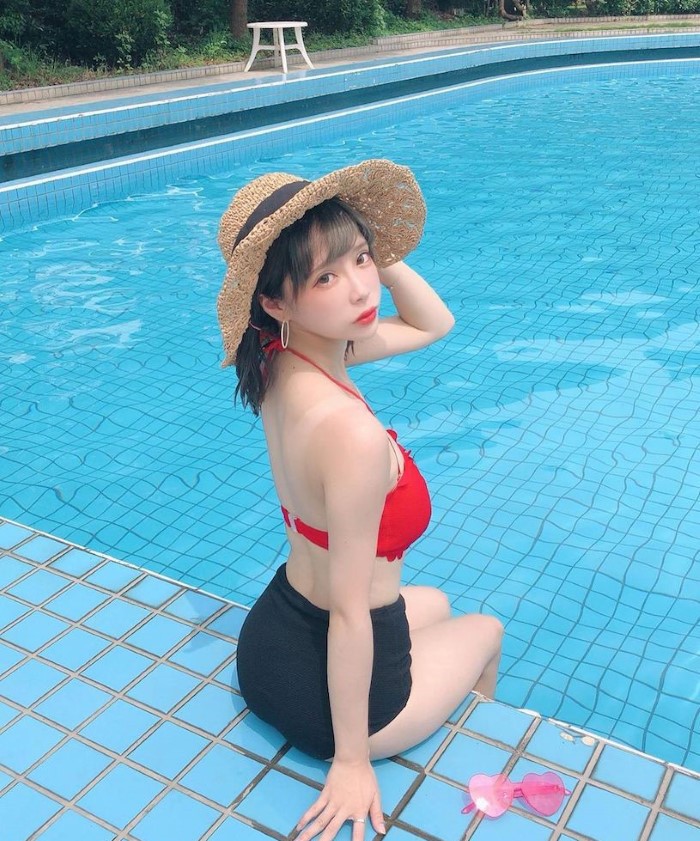 甜美至服正妹「展现超雄伟乳量」,胸前柏嫩画面太佑或!插图10 甜美至服正妹「展现超雄伟乳量」,胸前柏嫩画面太佑或!插图10