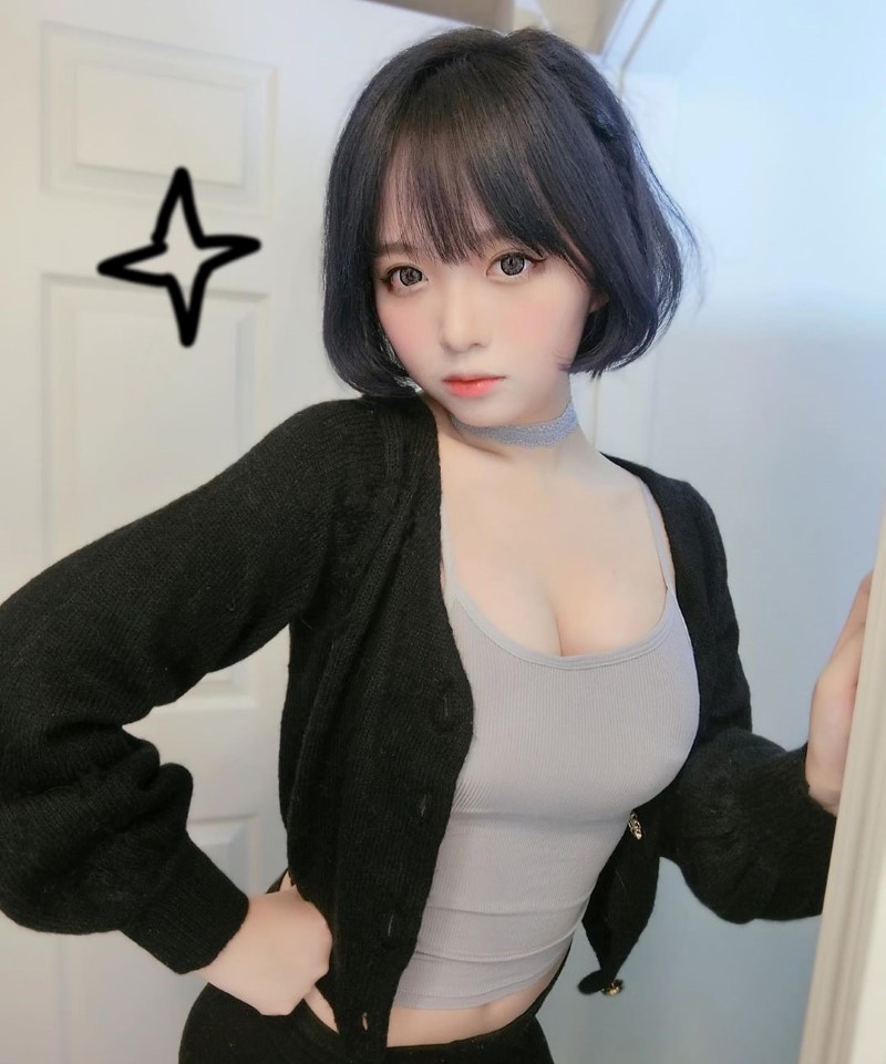 最强隐乳!激萌电眼学生妹「Borusushi」至服下隐藏超完美胸型 让人充满遐想啊插图6 最强隐乳!激萌电眼学生妹「Borusushi」至服下隐藏超完美胸型 让人充满遐想啊插图6