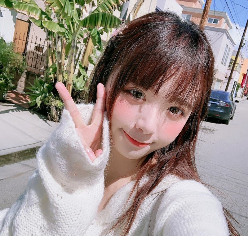 最强隐乳!激萌电眼学生妹「Borusushi」至服下隐藏超完美胸型 让人充满遐想啊插图4 最强隐乳!激萌电眼学生妹「Borusushi」至服下隐藏超完美胸型 让人充满遐想啊插图4