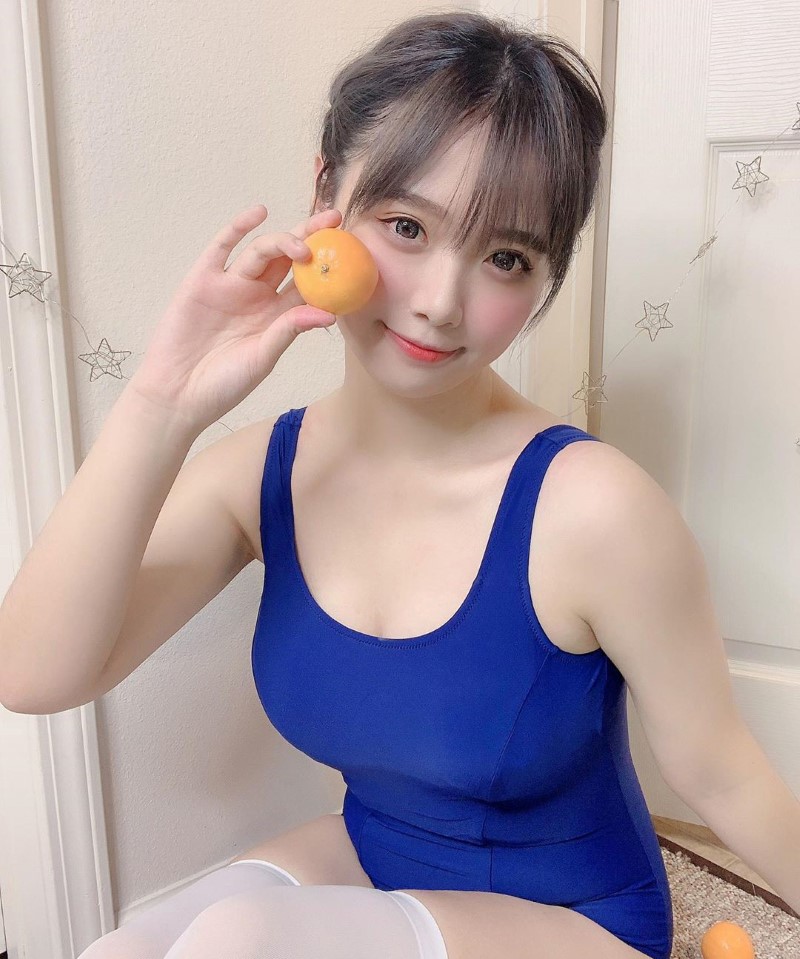 最强隐乳!激萌电眼学生妹「Borusushi」至服下隐藏超完美胸型 让人充满遐想啊插图 最强隐乳!激萌电眼学生妹「Borusushi」至服下隐藏超完美胸型 让人充满遐想啊插图