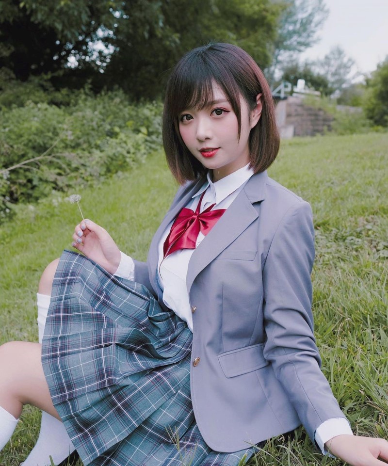 最强隐乳!激萌电眼学生妹「Borusushi」至服下隐藏超完美胸型 让人充满遐想啊插图5 最强隐乳!激萌电眼学生妹「Borusushi」至服下隐藏超完美胸型 让人充满遐想啊插图5