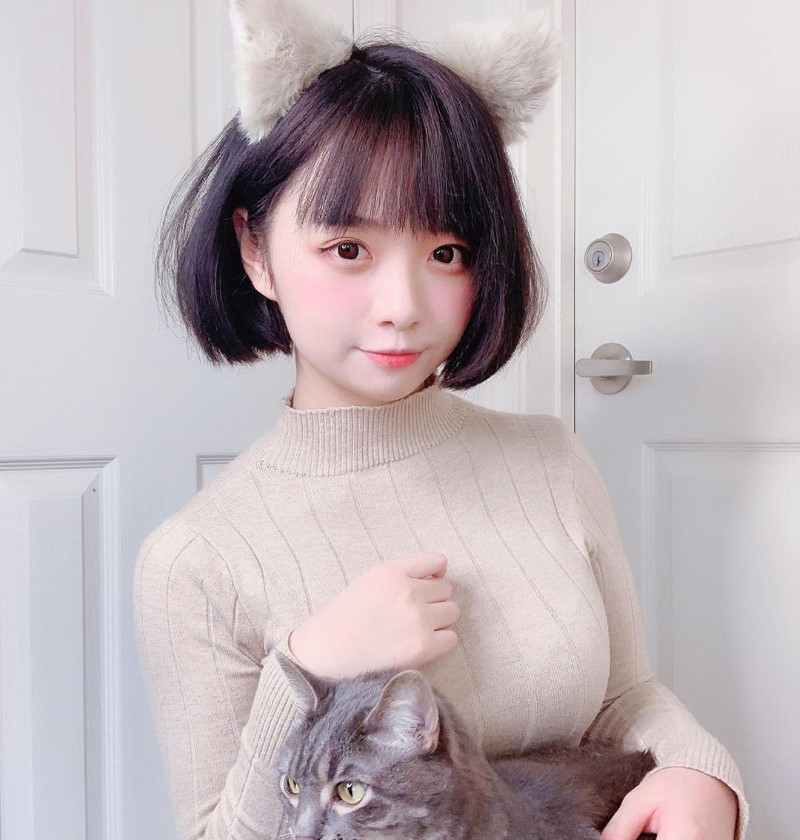 最强隐乳!激萌电眼学生妹「Borusushi」至服下隐藏超完美胸型 让人充满遐想啊插图 最强隐乳!激萌电眼学生妹「Borusushi」至服下隐藏超完美胸型 让人充满遐想啊插图